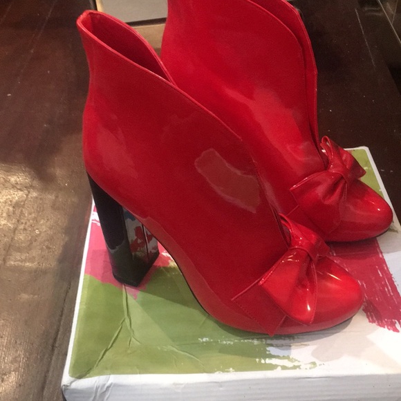 Red bootie - Picture 3 of 4